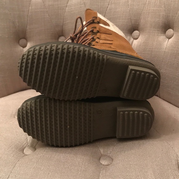 🔥KHOMBU: Tan Sweater Winter Boots! - Picture 6 of 9